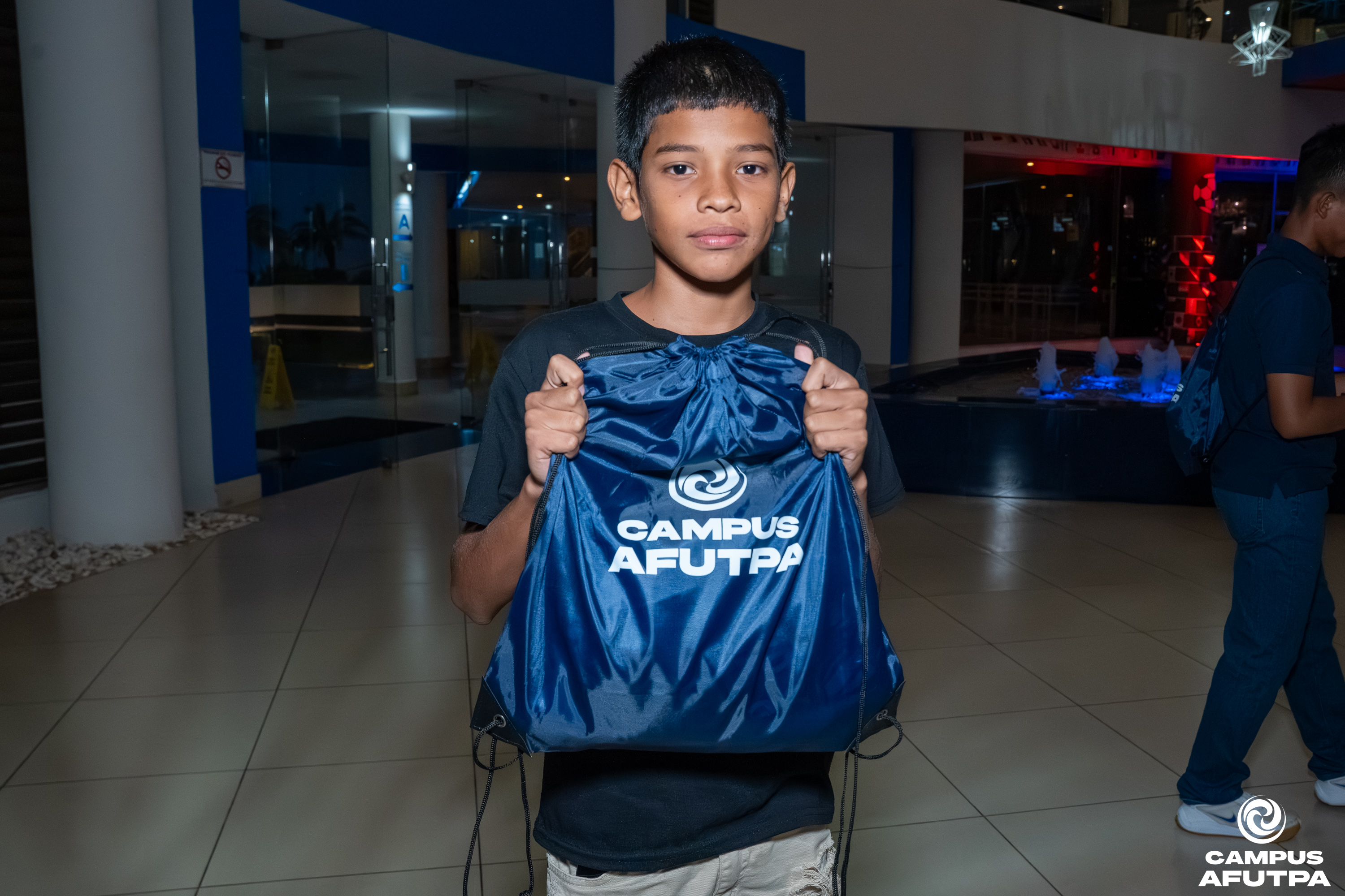 ENTREGA DE UNIFORMES — 2