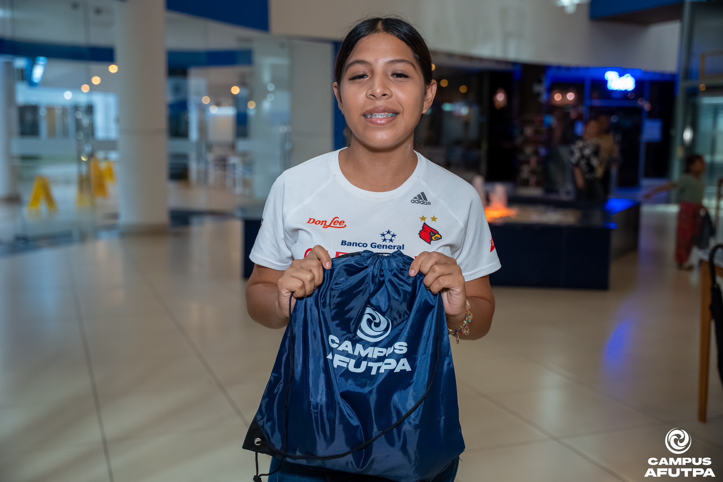 ENTREGA DE UNIFORMES — 11