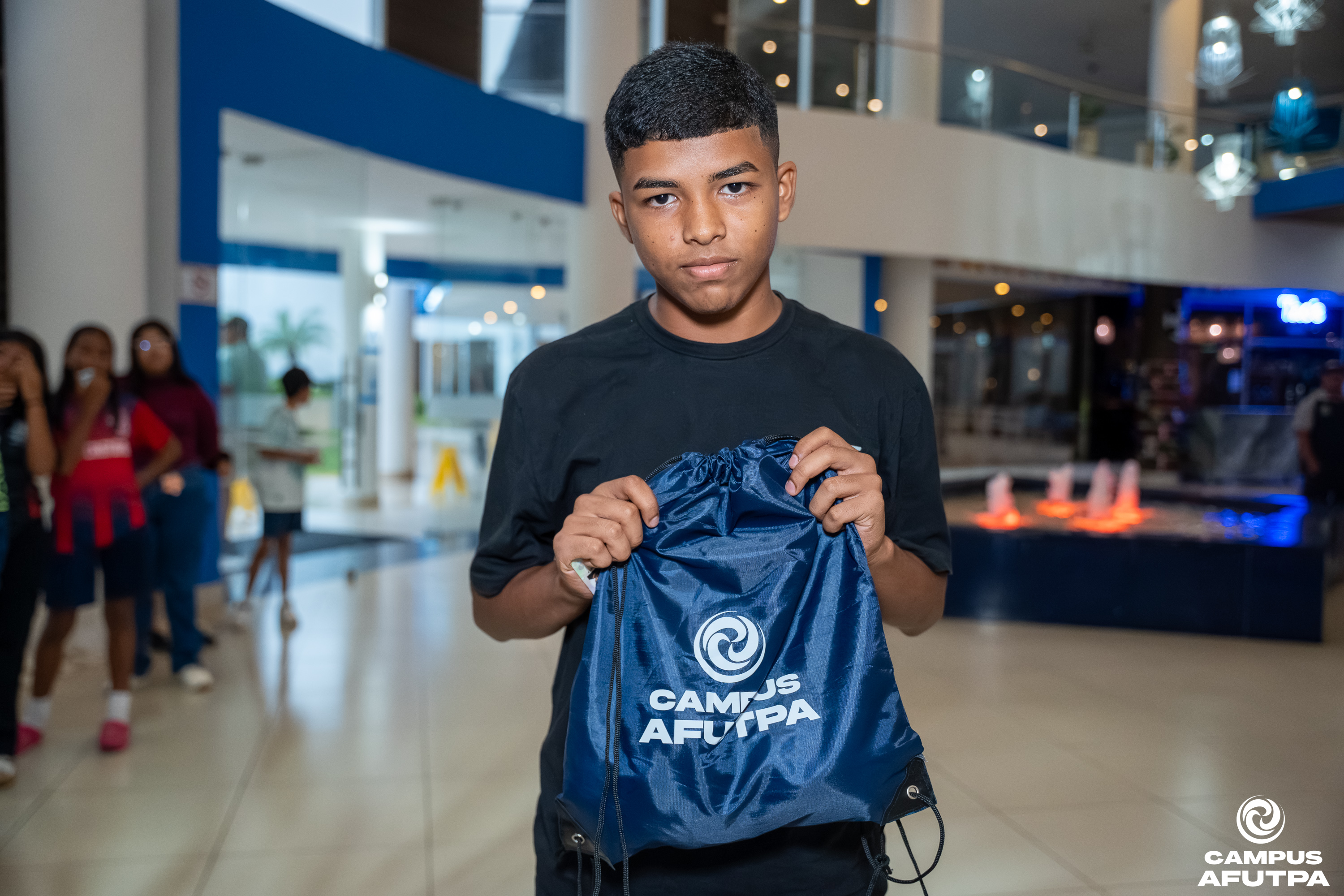 ENTREGA DE UNIFORMES — 21