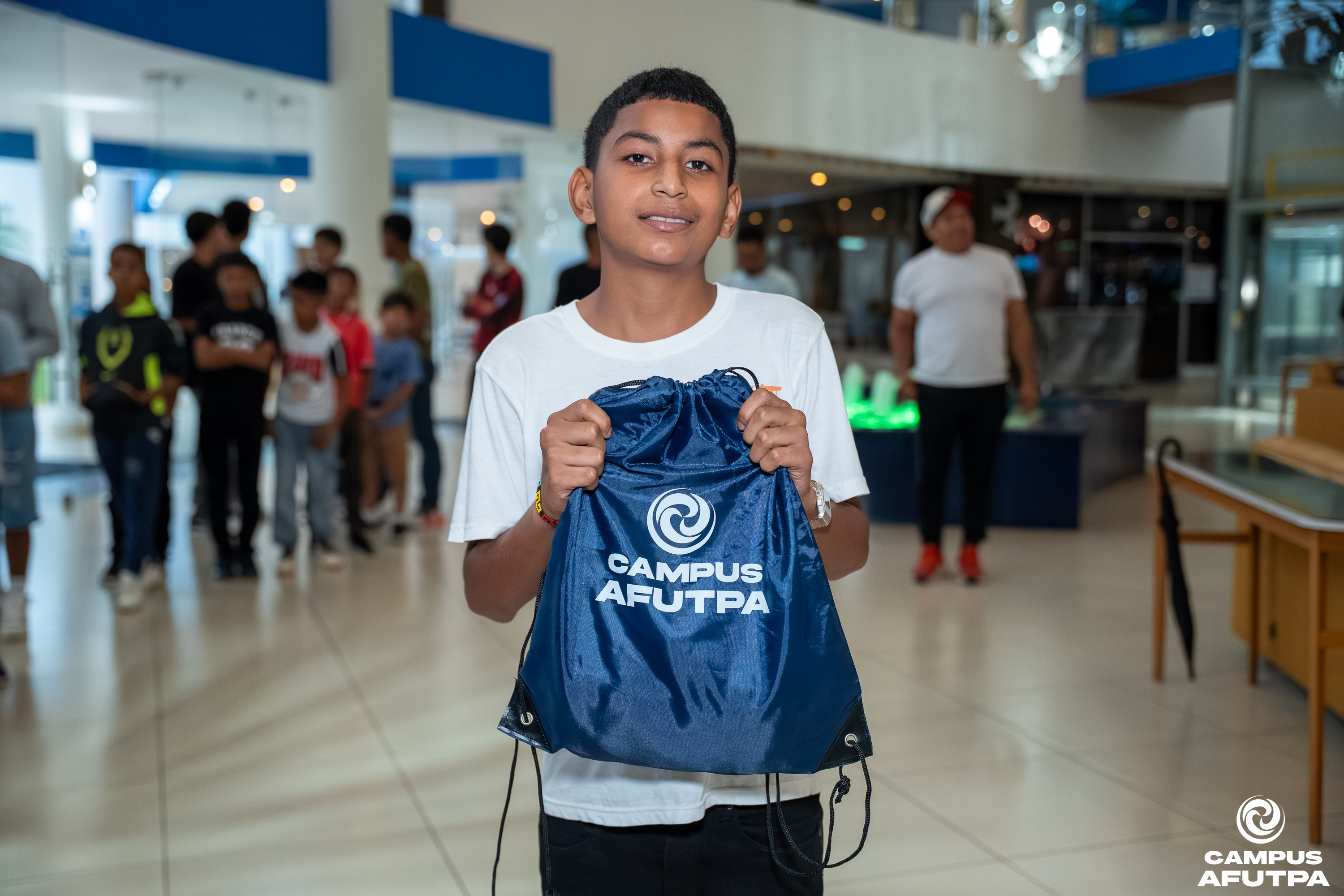 ENTREGA DE UNIFORMES — 42