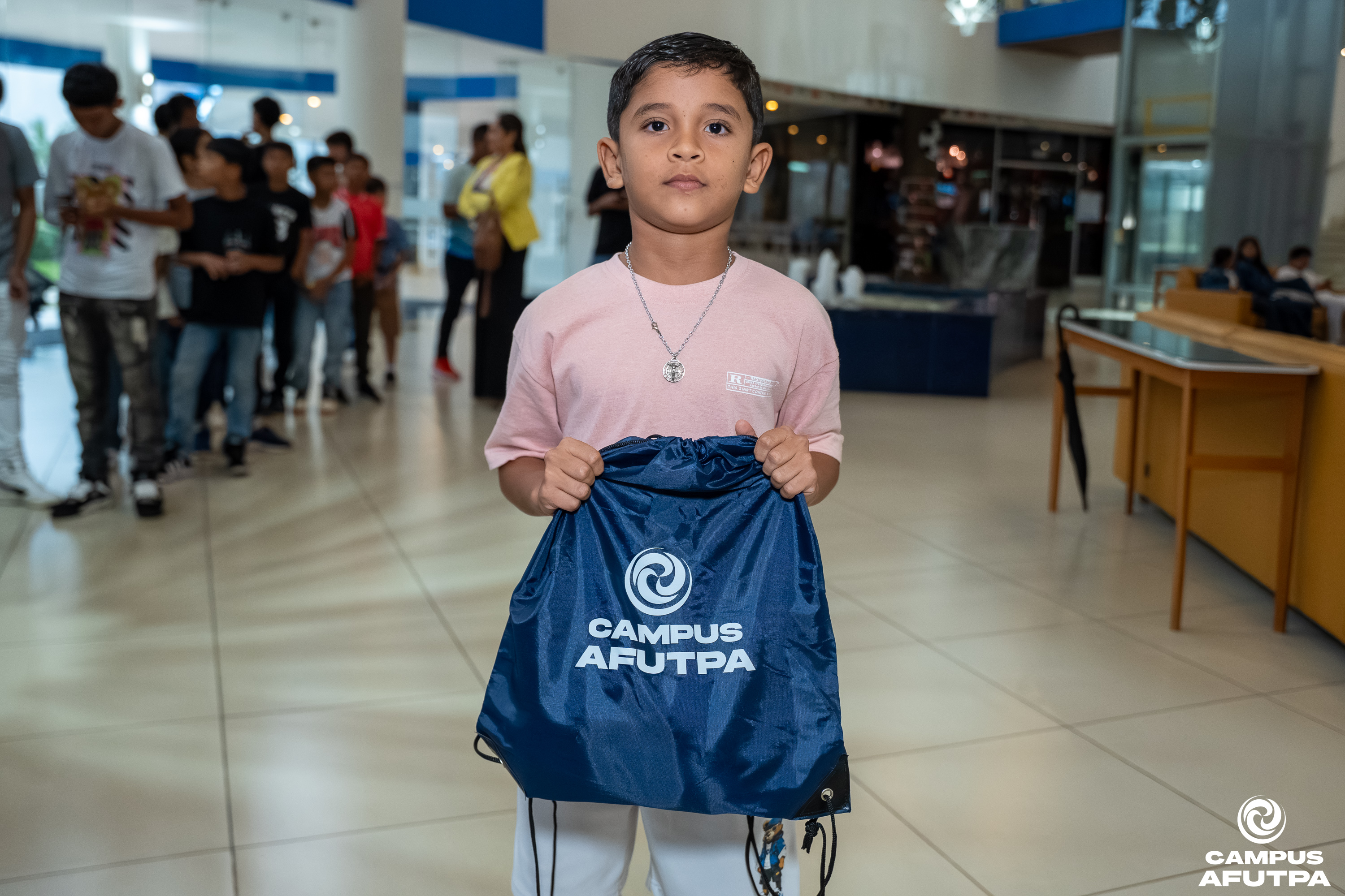 ENTREGA DE UNIFORMES — 43