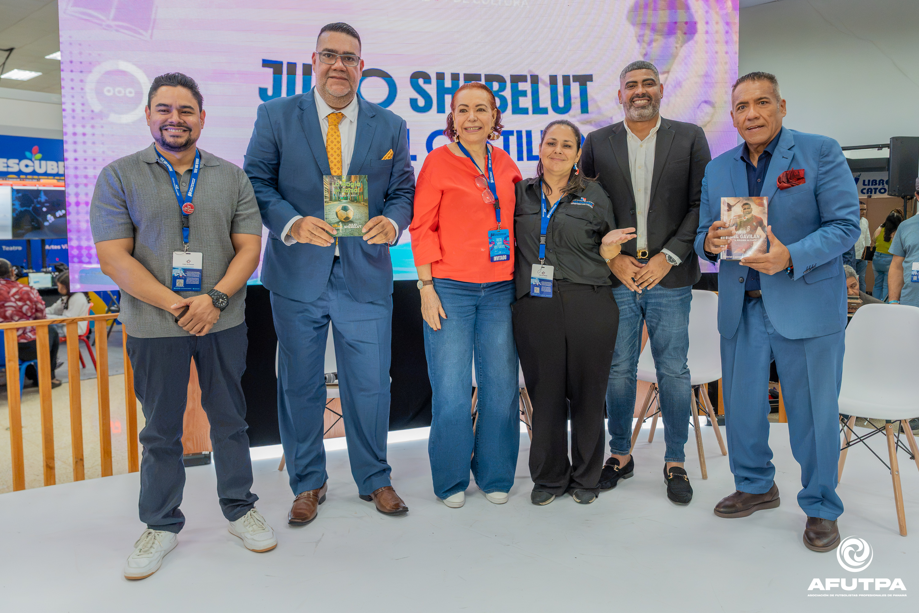 EL VUELO DEL GAVILÁN — 11