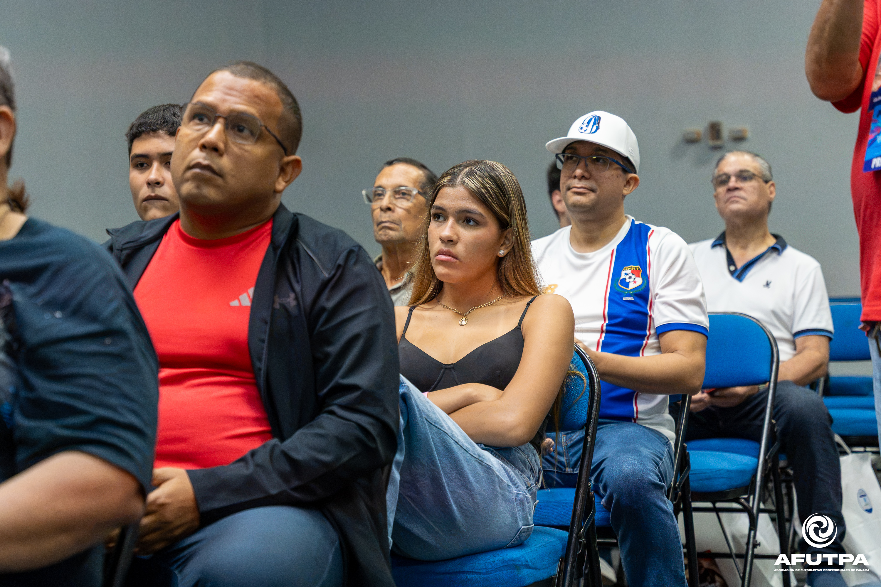 EL VUELO DEL GAVILÁN — 15