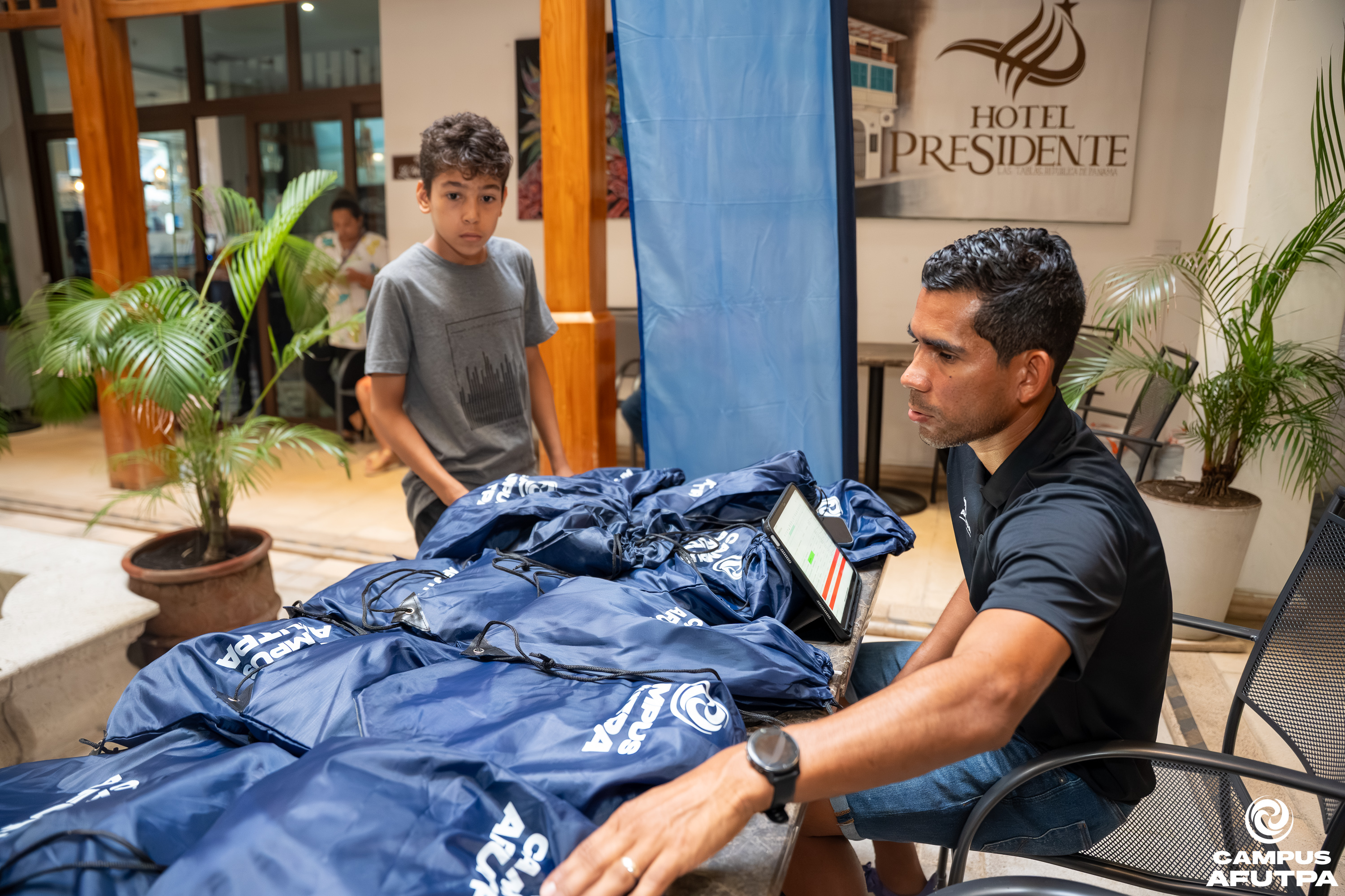 ENTREGA DE UNIFORMES — 3