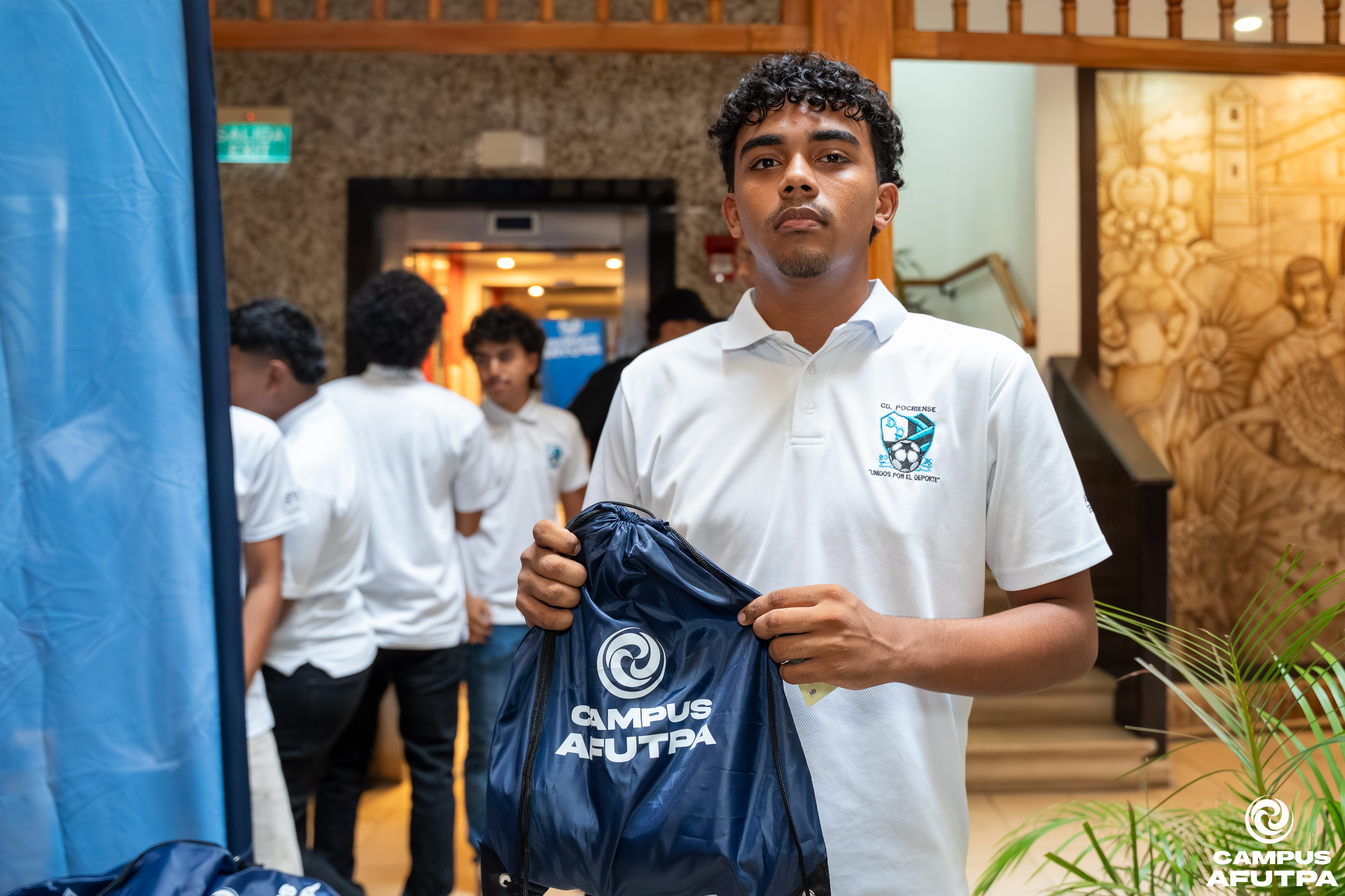 ENTREGA DE UNIFORMES — 10