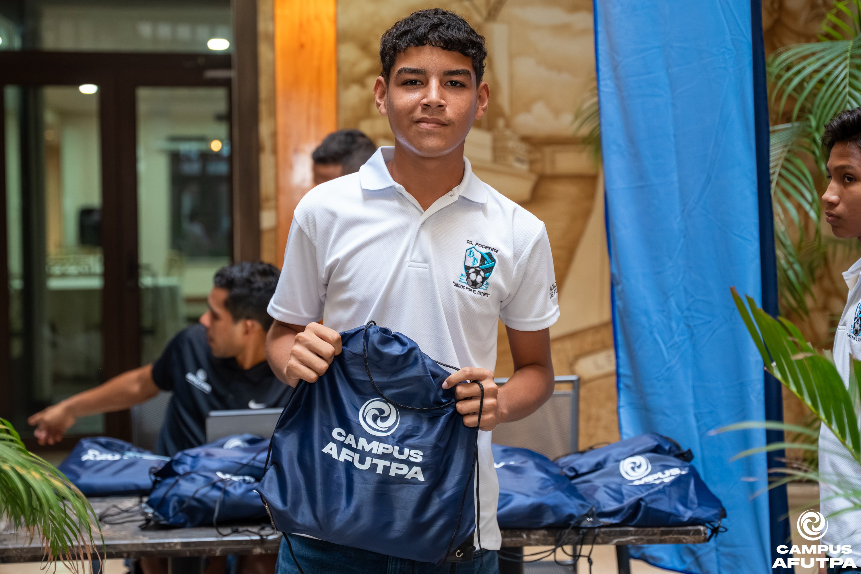 ENTREGA DE UNIFORMES — 16