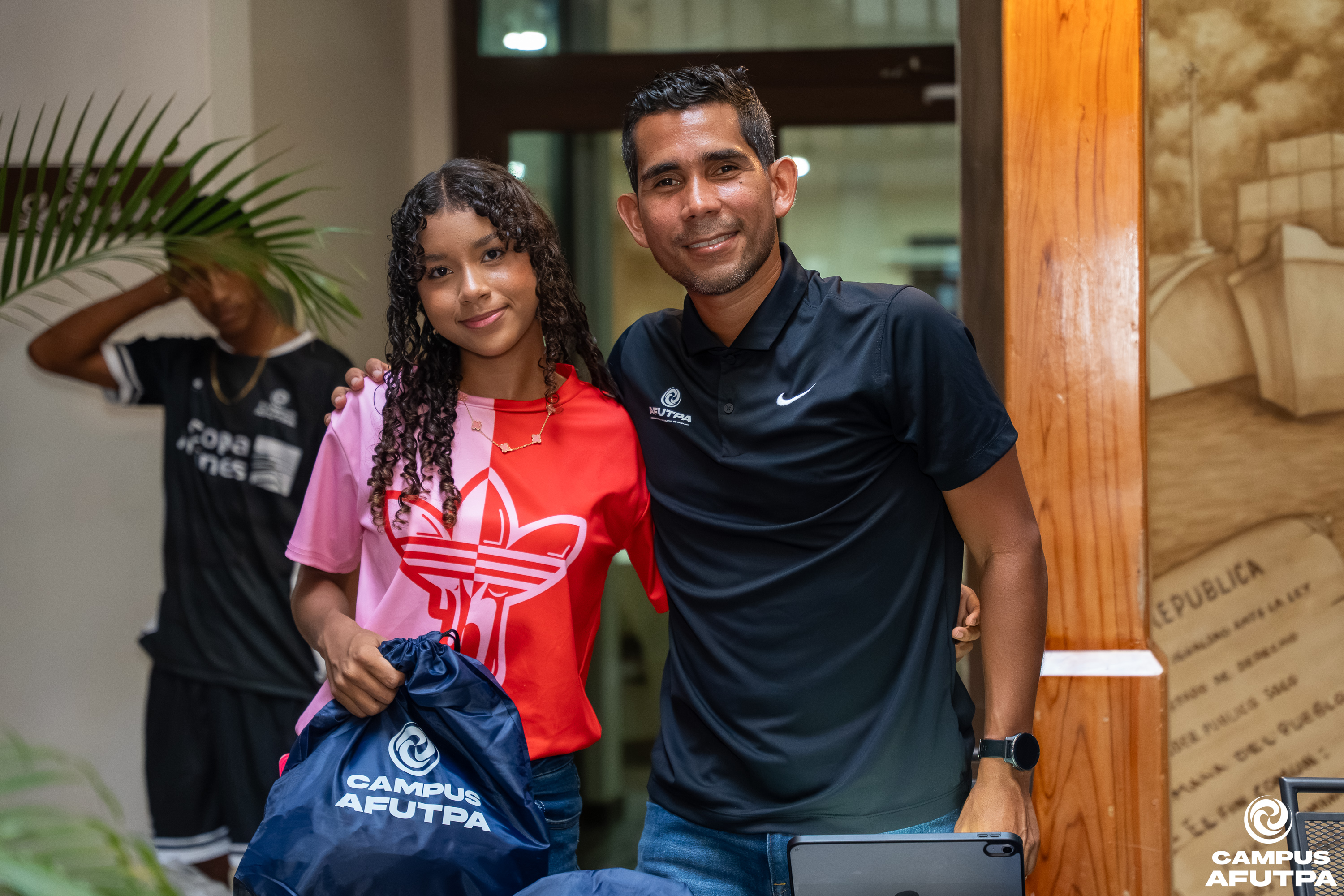 ENTREGA DE UNIFORMES — 21