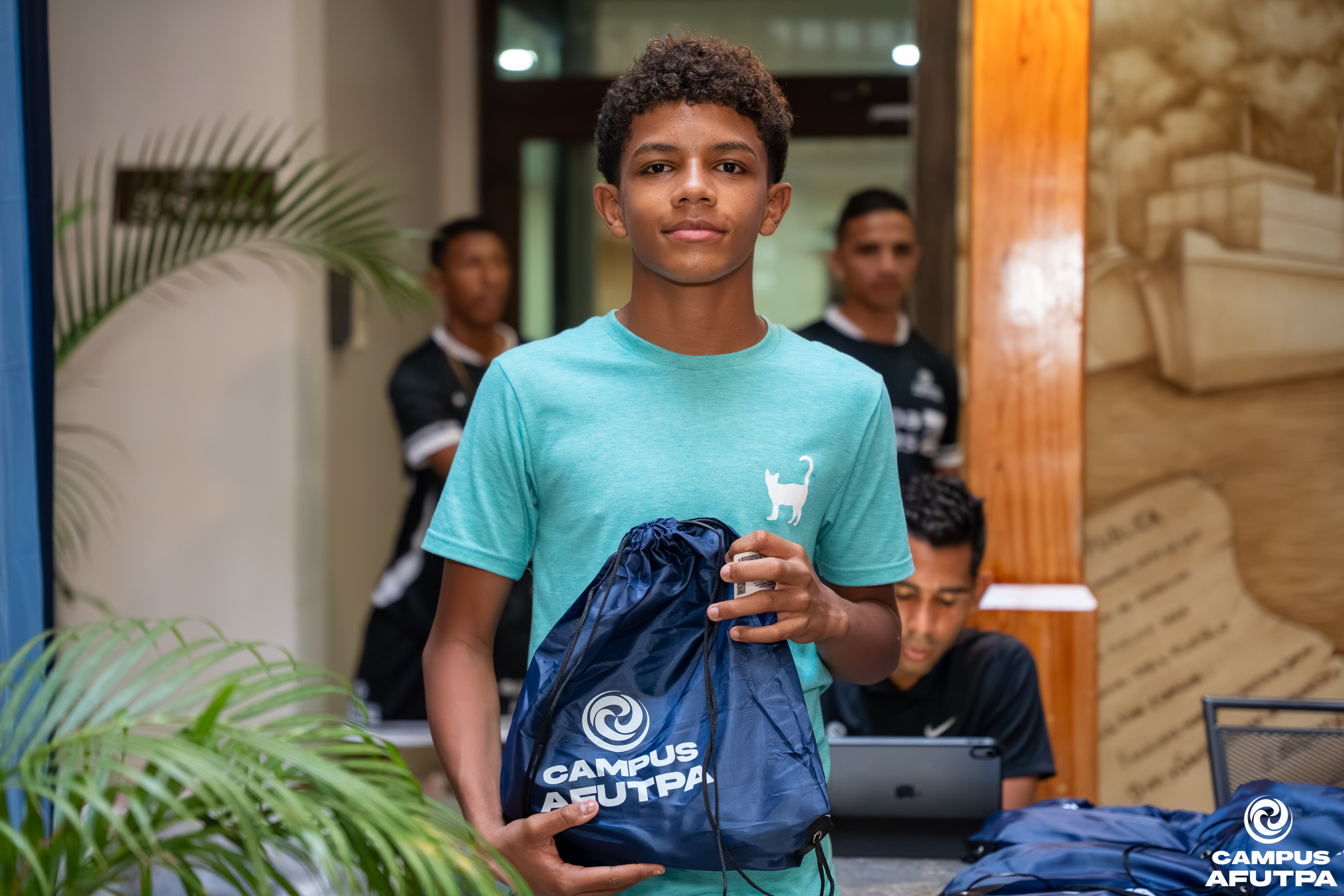 ENTREGA DE UNIFORMES — 22