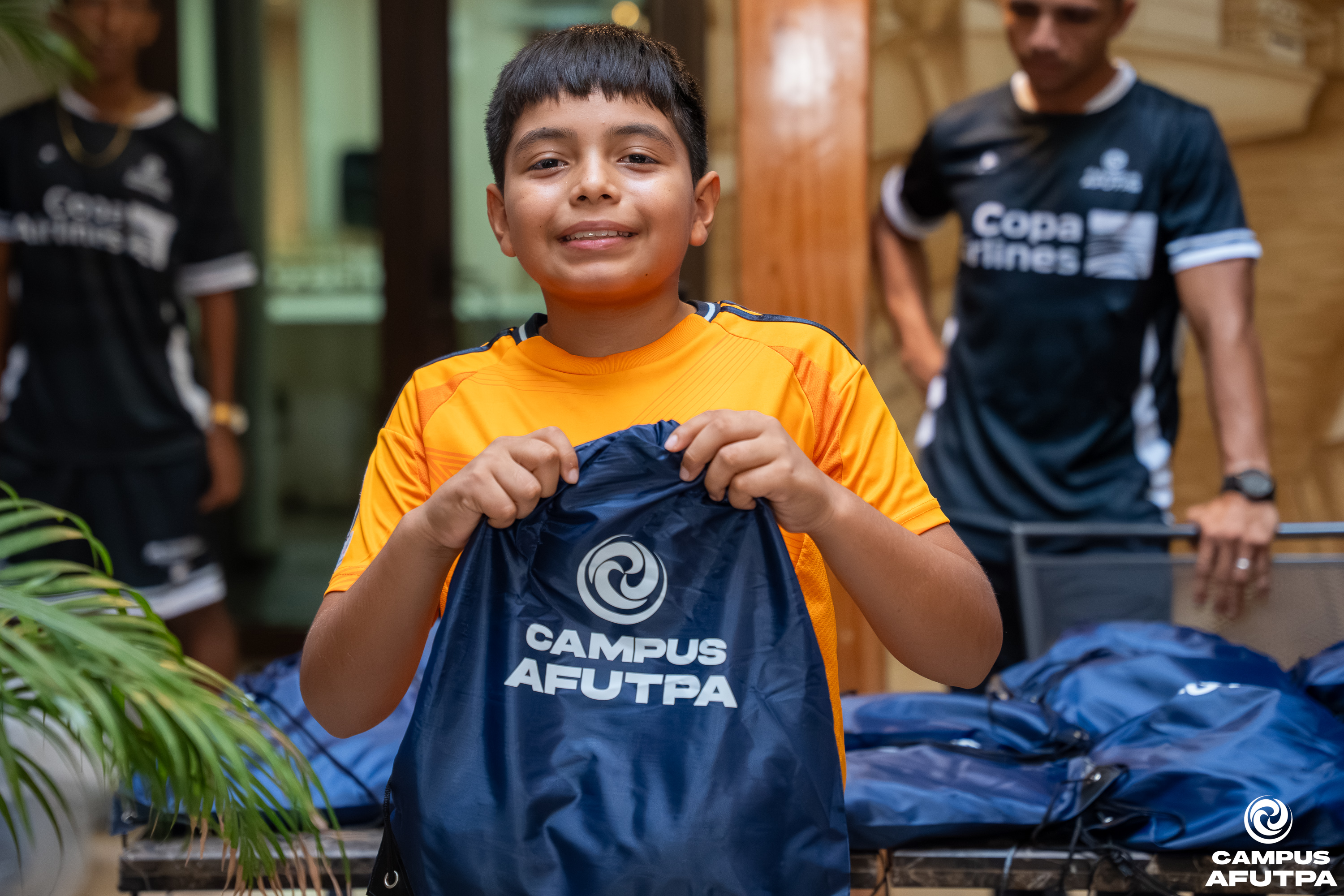 ENTREGA DE UNIFORMES — 23