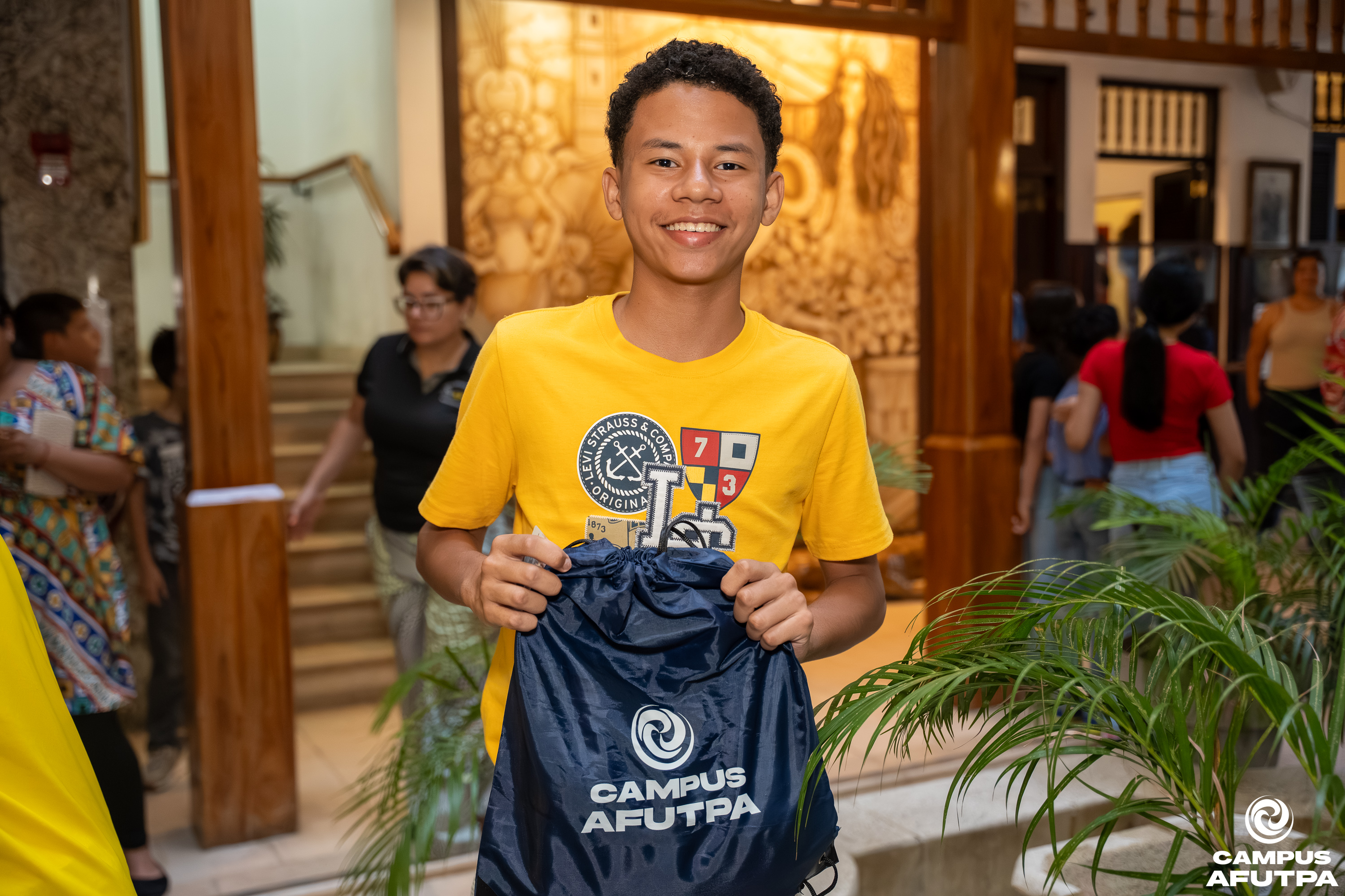 ENTREGA DE UNIFORMES — 35
