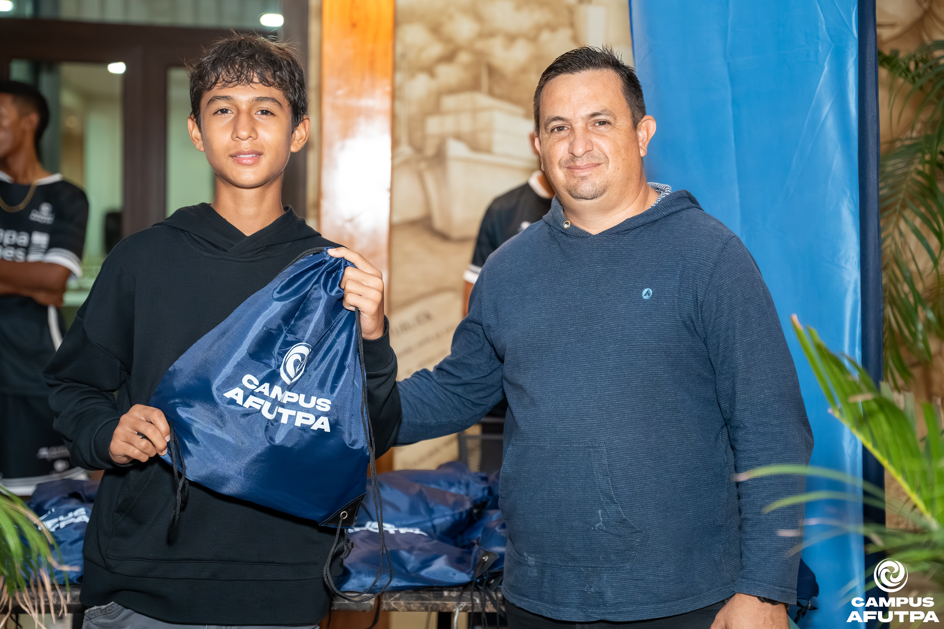 ENTREGA DE UNIFORMES — 40