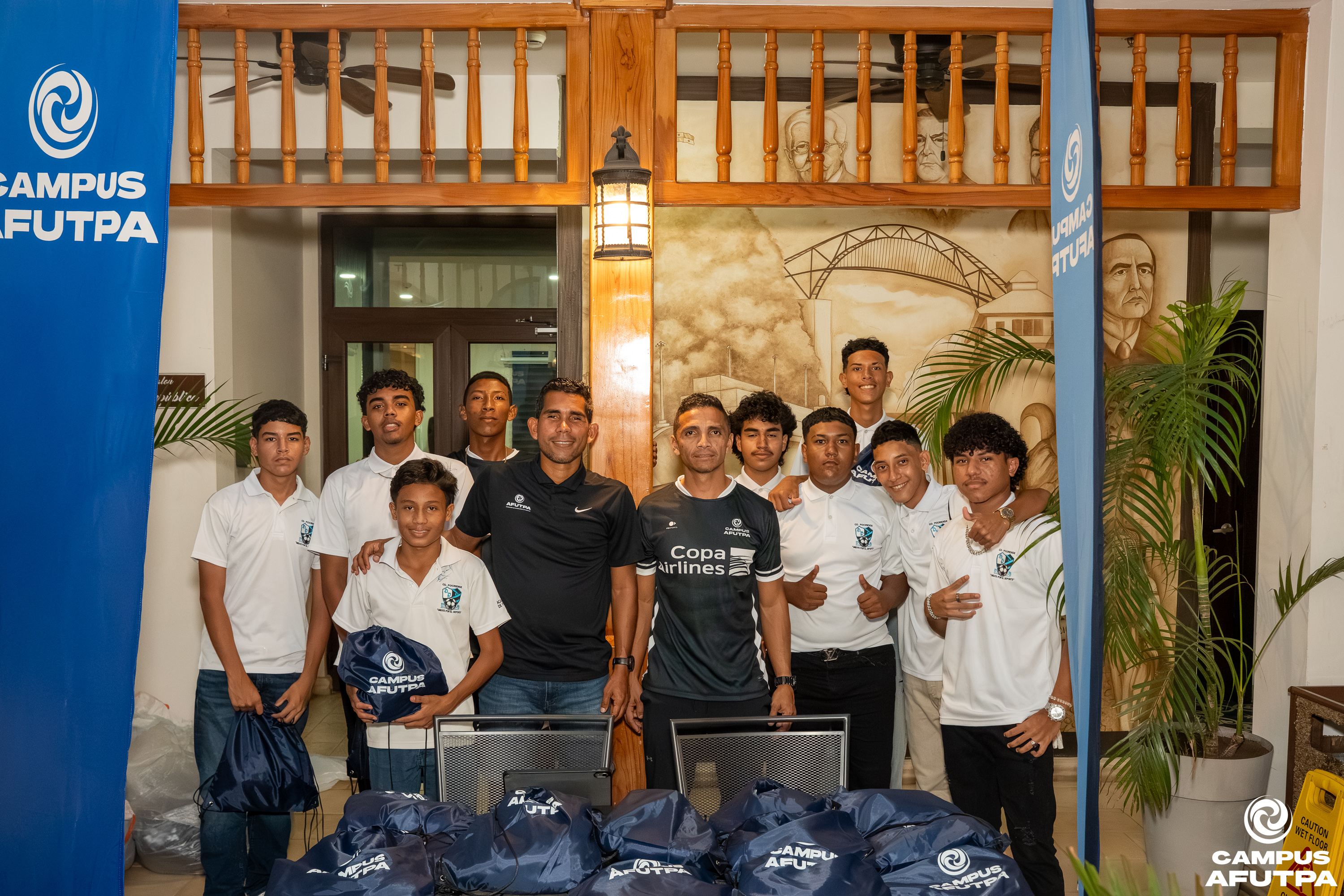 ENTREGA DE UNIFORMES — 41