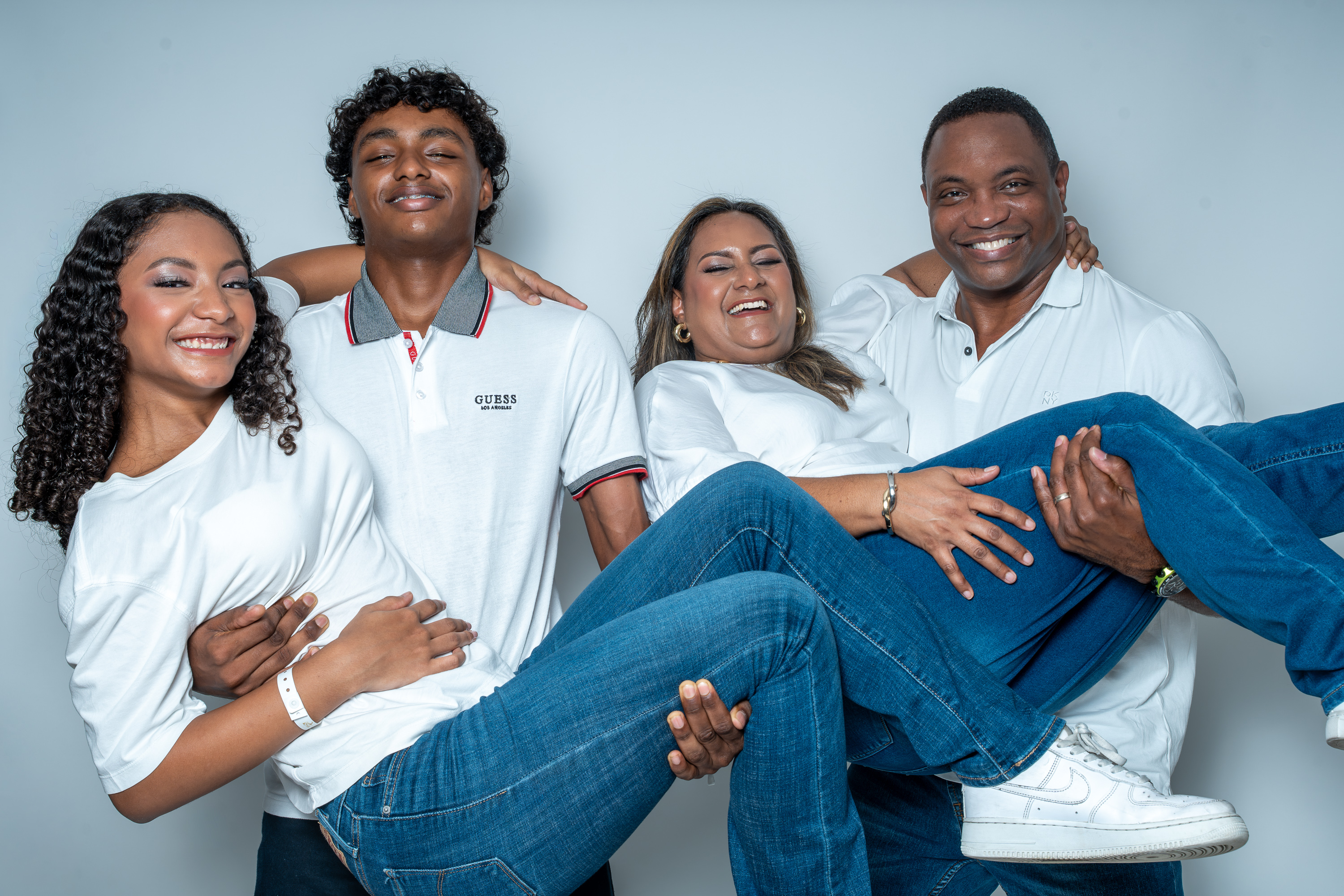 FAMILIA GUARDIA SEALES — 28