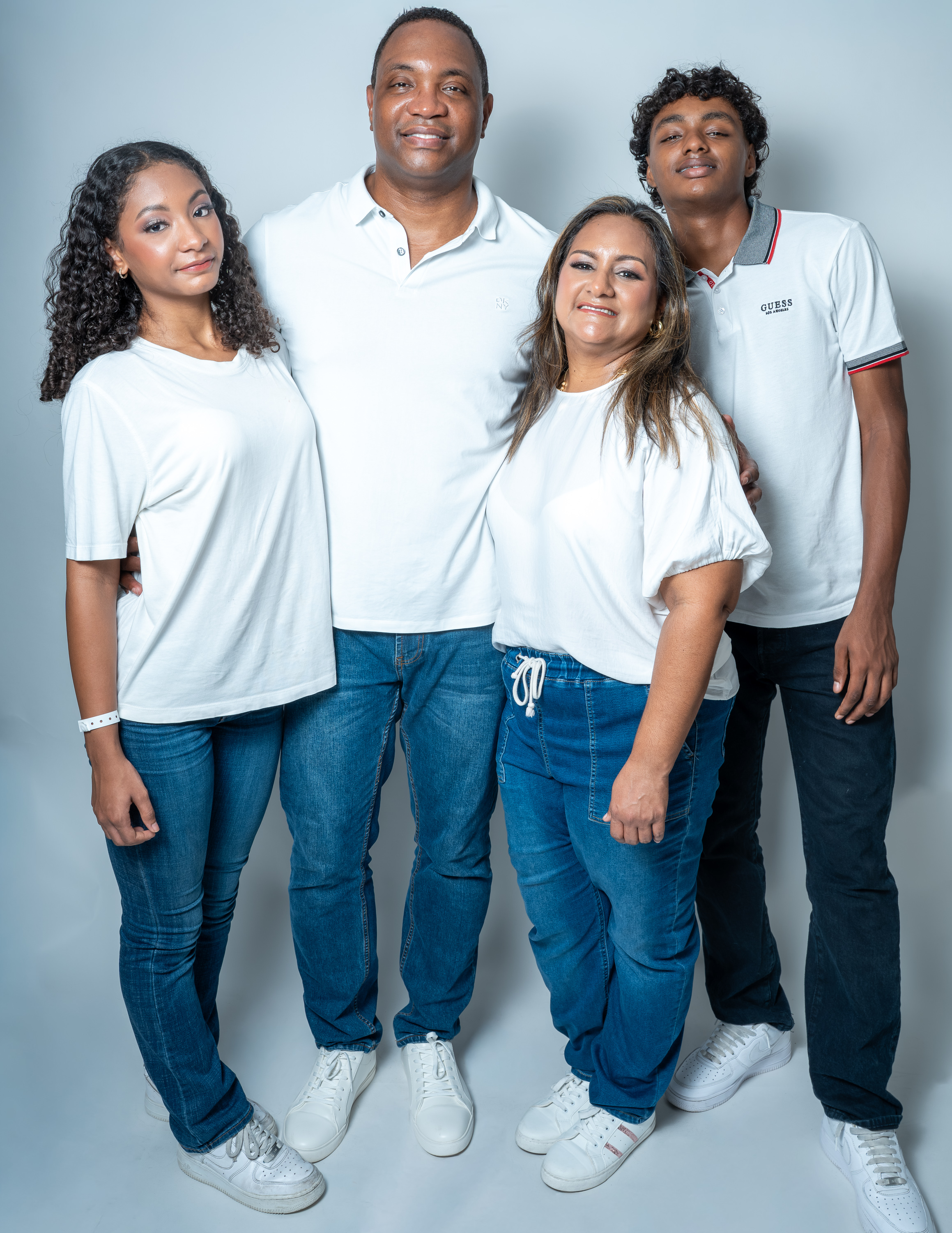 FAMILIA GUARDIA SEALES — 32