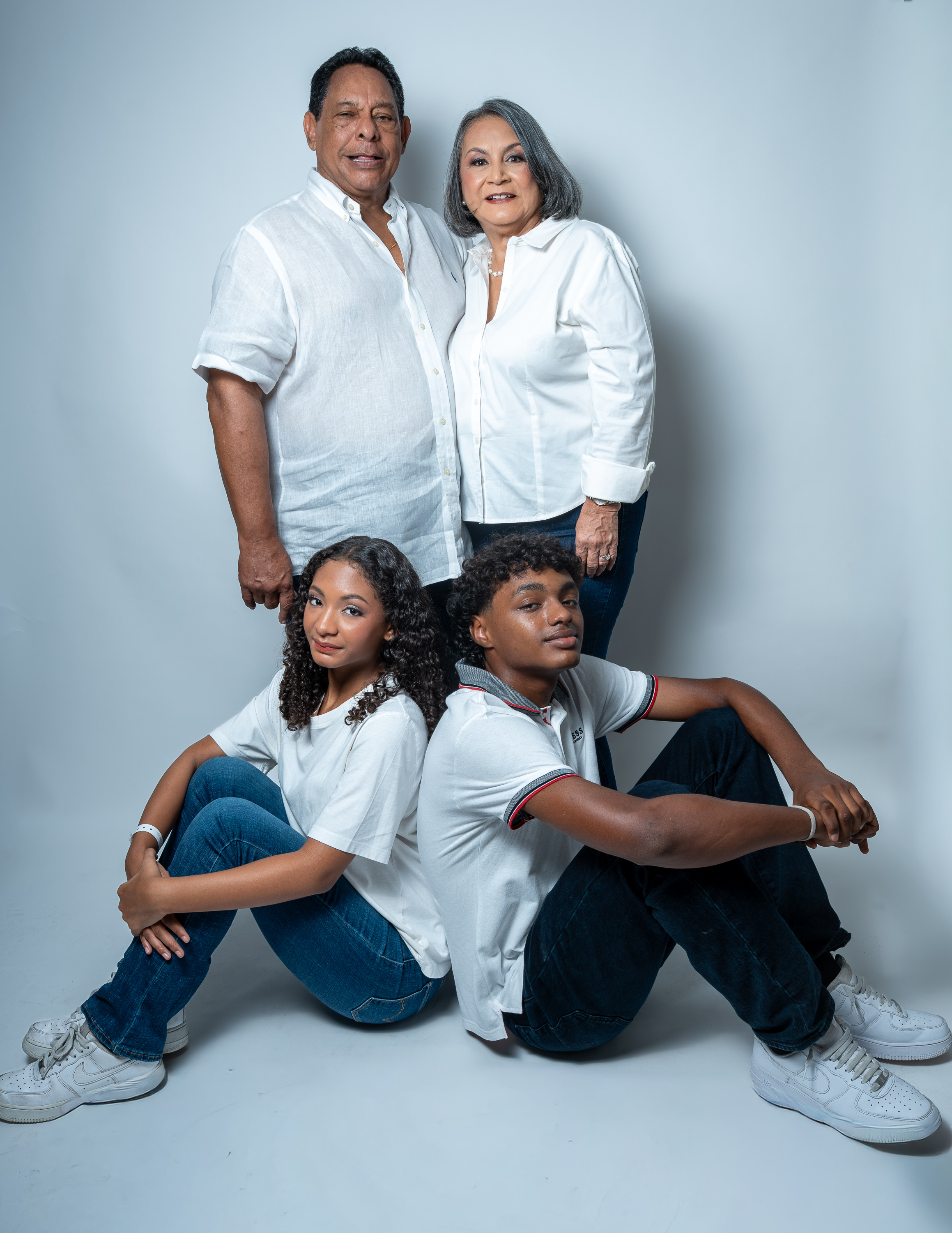 FAMILIA GUARDIA SEALES — 44