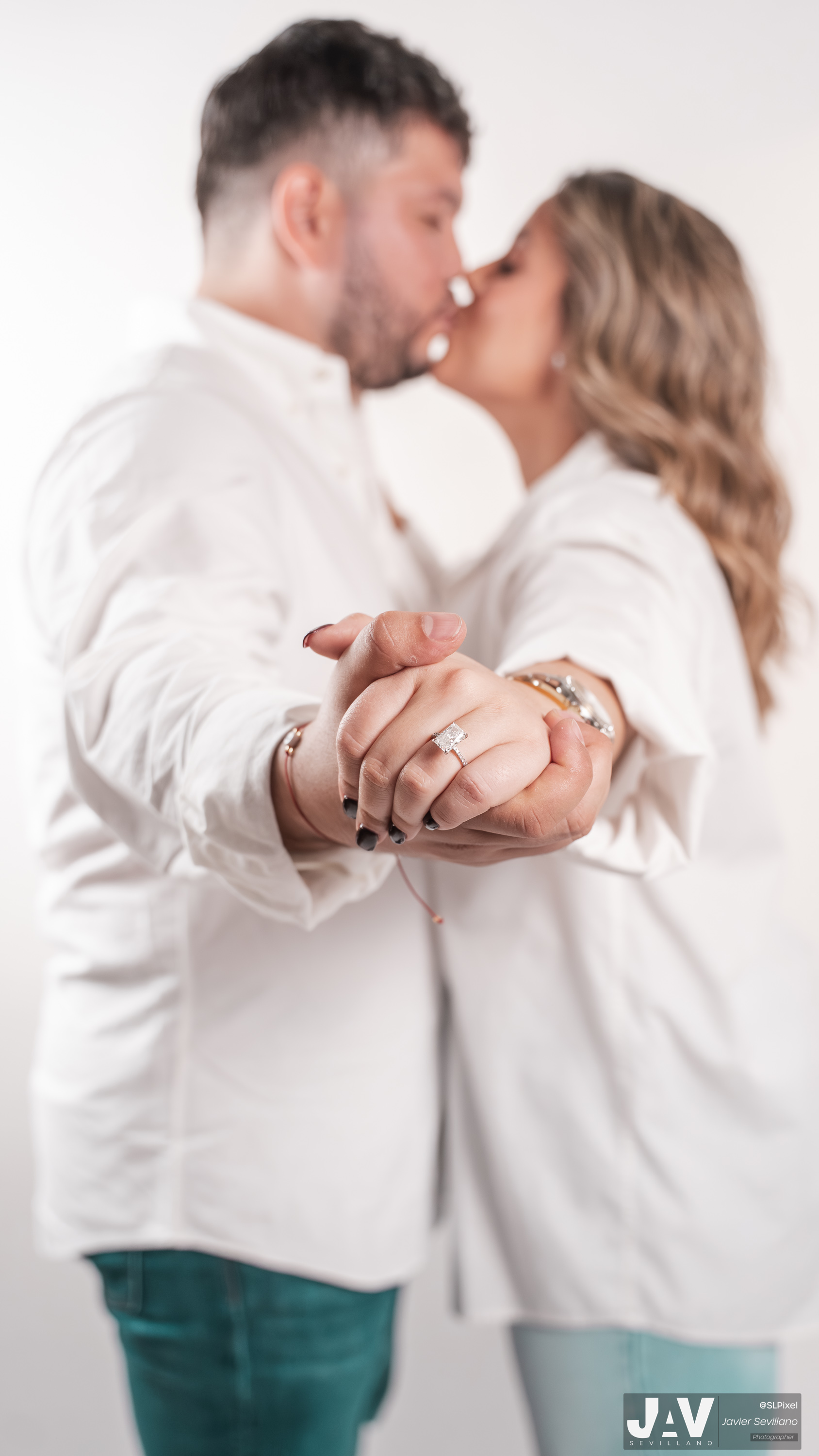 JENNIFER Y CARLOS — 43